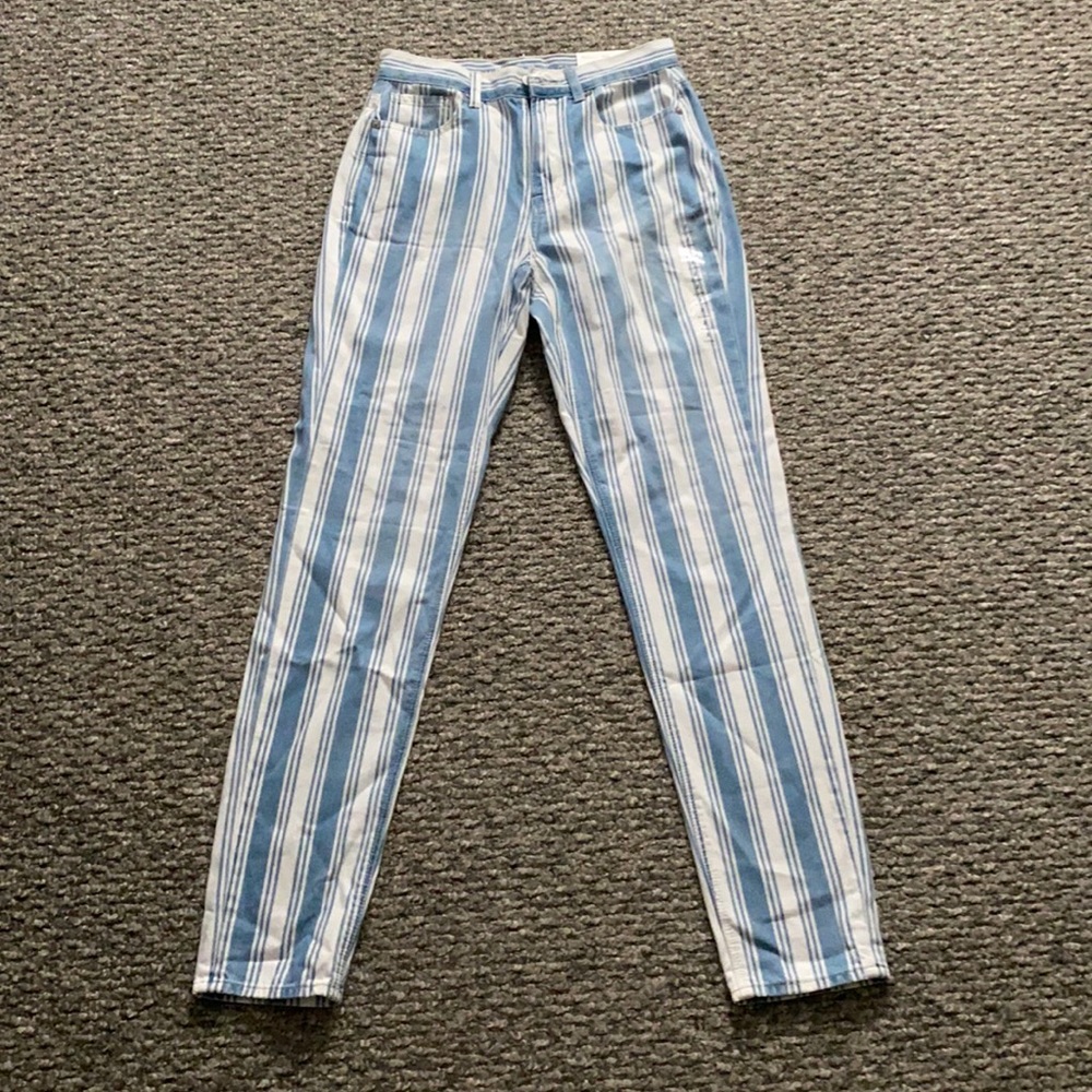 American Eagle Mom Jeans